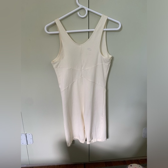 NWT Nike Icon Clash Romper One Piece Leotard Size S - Picture 3 of 5